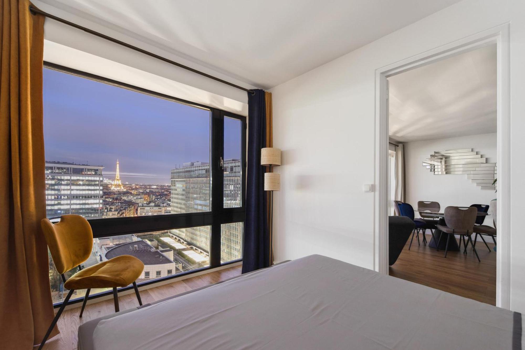 Luxury With Eiffel Tower View, 1 Min Metro, Parking * Parijs