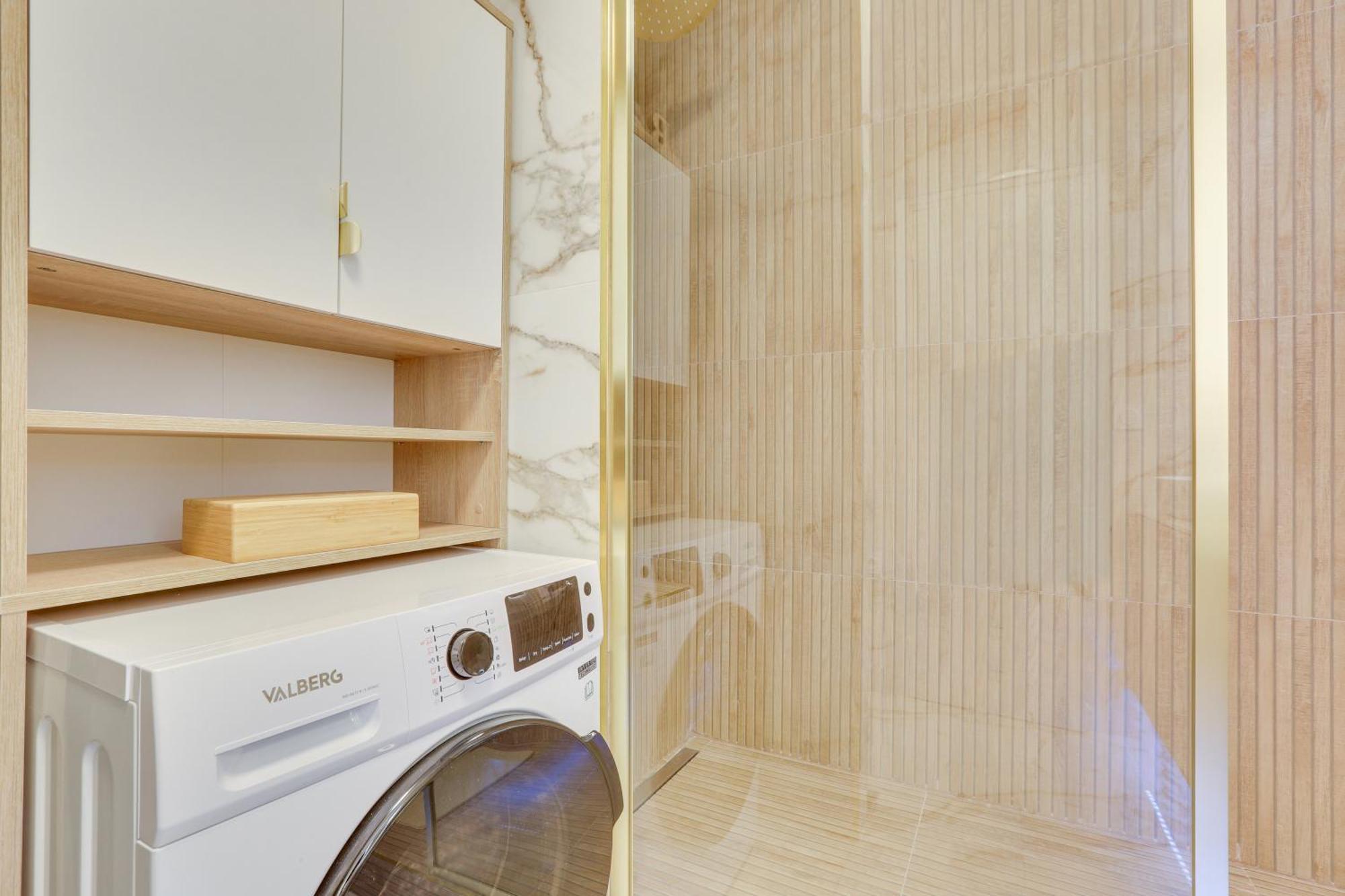 Luxury With Eiffel Tower View, 1 Min Metro, Parking Parijs