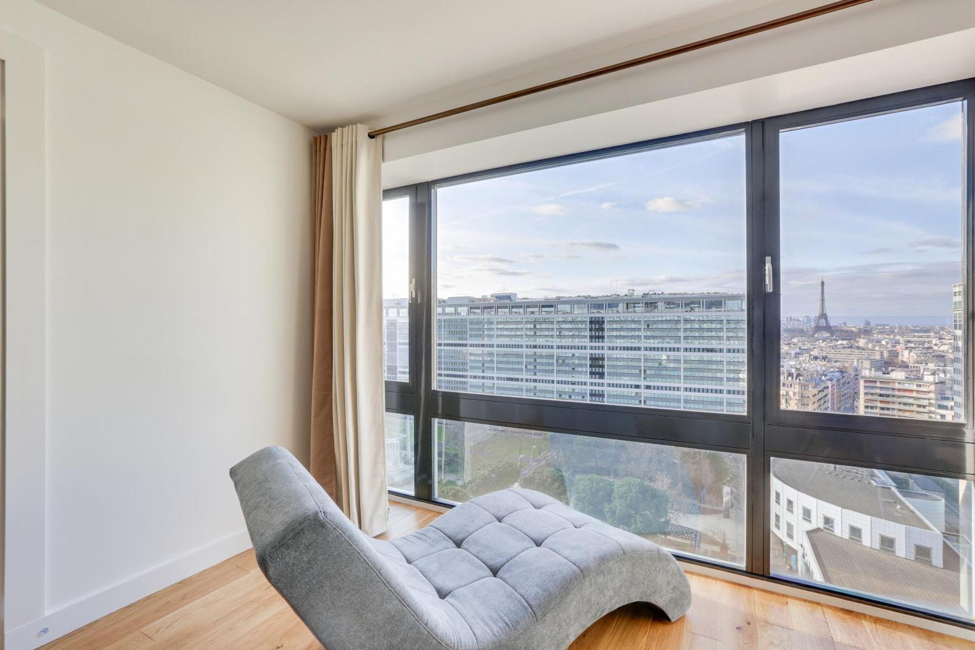 Luxury With Eiffel Tower View, 1 Min Metro, Parking Appartement